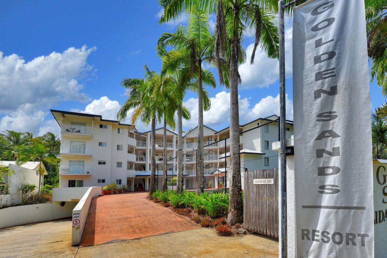 Golden Sands Beachfront Resort Yorkeys Knob Exterior foto